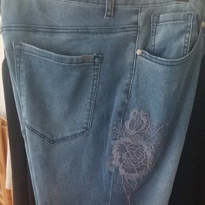 DG2 Jeans   Medium Wash. Size 16WP